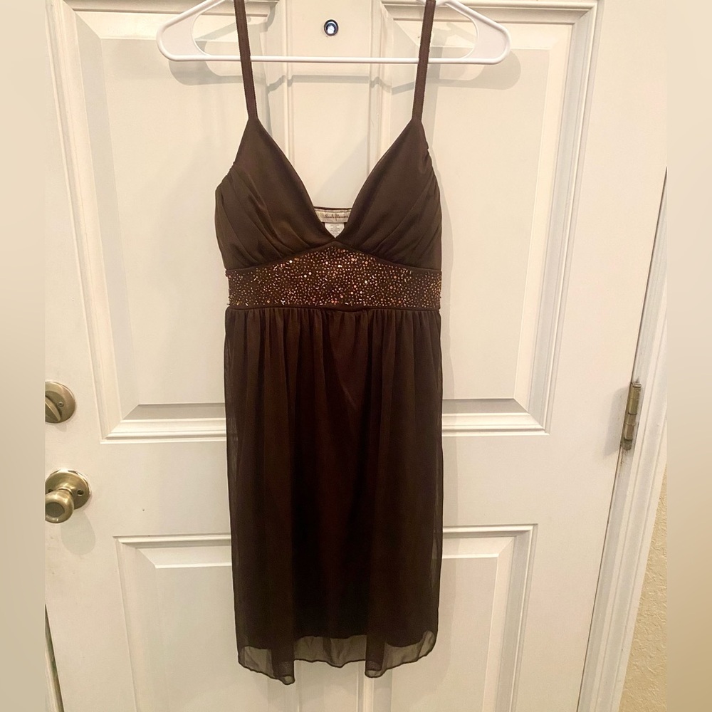 Elegant Brown Sleeveless Dress